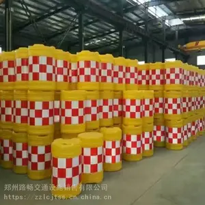 厂家供应 防撞桶 隔离墩 三孔水马 防撞设施