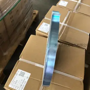 �������ܸ��ϴ�����ɫ�ͱ�ɫ
