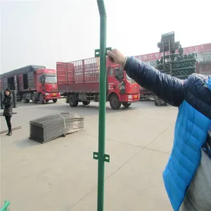 重庆桃型柱护栏网 仓库防护网厂家 圈山用铁丝网