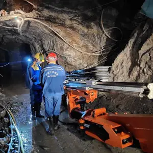 鑫通机械轮胎式单臂凿岩台车助力某地金矿开采DW1-24