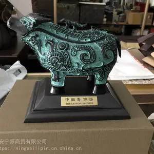 西安青铜牛尊 仿古铜牛尊桌摆 牛年纪念礼品