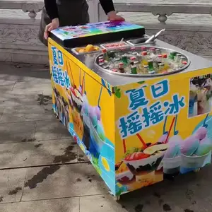 ��̯̩������ҡҡ��������һ��ƿ������Ͼͻ���