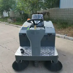 ѧУ��ҵС���綯ɨ�س� ��ʻʽ���乤���õ�· ������ɨ��