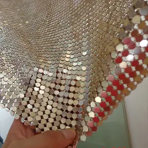 ���ʲ���֣���ͭ�������ڹⴹֱ����