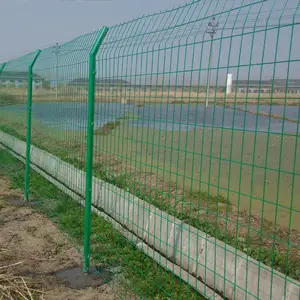 铁丝护栏网型号去哪买 庆阳户外停车场防护网 公路护栏 车间设备隔离安装办法