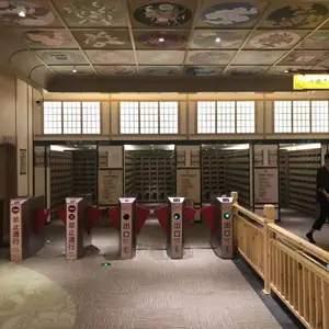 集中刷卡控制更衣柜储物柜联网锁自助取牌产品欢迎来厂考察