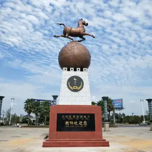 中国***旅游城市标志马踏飞燕雕塑铸铜雕塑