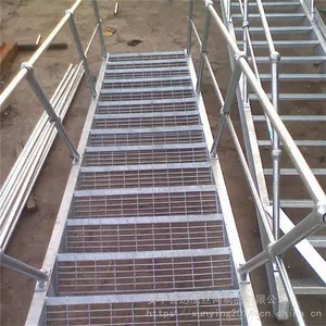 פ����������ˮ���ǰ�A���ϵ�©ˮ����A����ʴ�ع��ǰ�