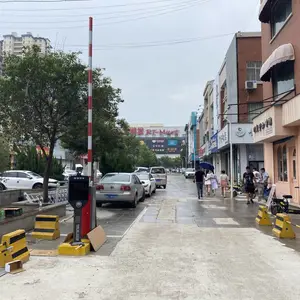 鹿晟智能 烟台停车场广告传媒道闸 地库曲臂道闸上门安装 LS系列