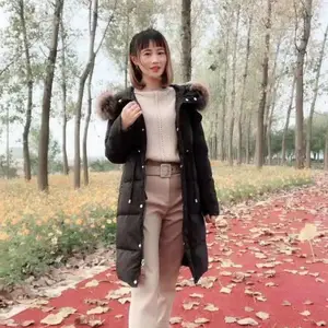 深圳东门服装市场批发 欧伊芮诗 19冬装 大衣 外套 羽绒服尾货批发货源
