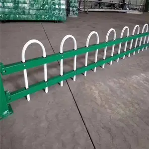 优兴厂家生产京式U型白杆绿框公路隔离栏,草坪护栏、花坛围栏、市政隔离栏