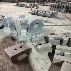 耐磨高铬合金方锤铸造板凳锤石英砂立式破碎机高锰钢配件