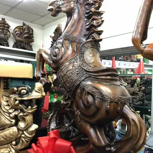 飞黄腾达骏马摆件 西安饭酒店开业落地摆饰 马造型树脂仿红木工艺品销售