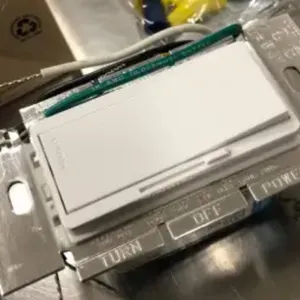 供应美国LUTRON ELECTRONICS 调光器 DVELV-300P-WH