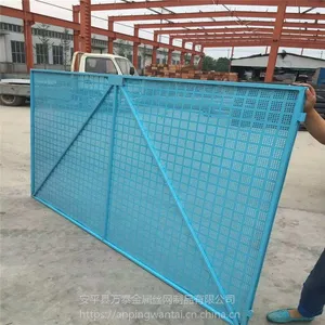 建筑爬架防护圆孔网 防火工地外墙安*** 盖楼升降脚手架