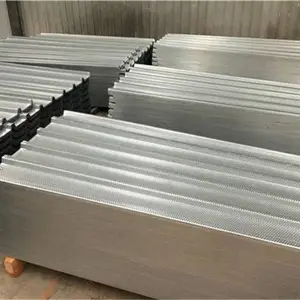 丹东爬架网-瓦楞型安全防护圆孔爬架网-坤业(诚信商家)