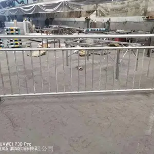 �������۲���ֹ�·�м��ײ���� ��·�м䳵���ָ����˴������