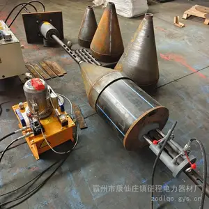 扩大管道容量 修复替换老化和损坏下水管离不开管道置换顶管机