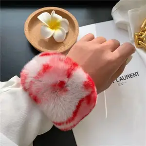 渐变色柔软啪啪圈毛毛发圈手环手链少女百搭韩版仿兔毛发饰女秋冬