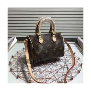 �Ϻ����ֲ�����������ʵ��� ����Ϊ�� ��������Ӧ