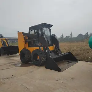 外贸出口鲁装LZ55滑移装载机铂金斯发动机狭小空间原地调头