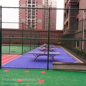 球场钢丝围栏网 体育场勾花围栏网 球场钢丝围网