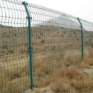 高速公路双边丝隔离网 山区封闭热镀锌围栏 绿色浸塑护栏网