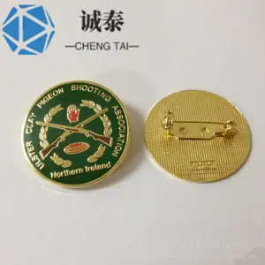 ��������ѧԺ���£�Բ����ɫ���£�����У�ճ�