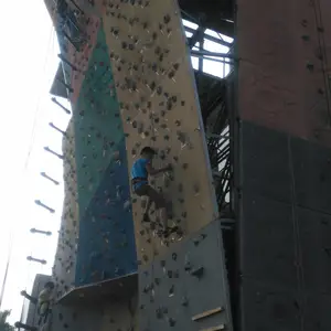 ������������ѵ������ǽ,Ұ����ʯǽ,�����˶���չ��������ǽһվʽ����