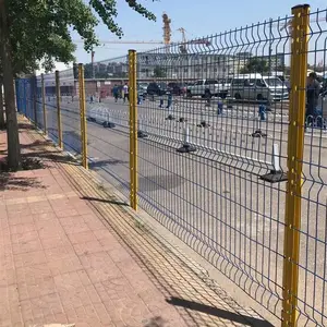 雷泰高速公路护栏网厂家农场护栏网折弯护栏网
