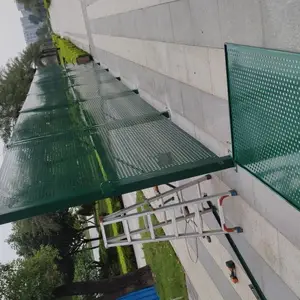 广东建筑冲孔抗风围挡道路施工围挡穿孔透气围挡厂家