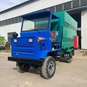 牛羊育肥柴油撒草机 牛羊饲喂三轮撒料车 双侧出料自动撒料机