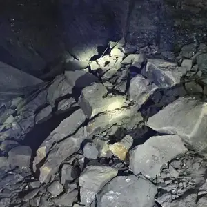 �� ������������̼���屬����Ӧ���ڿ�ɽ���ɿ�������ըҩ���ƿ���