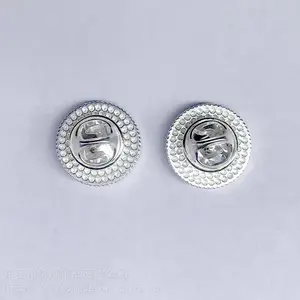 金属镀银滴珍珠胶镶钻徽章 厂家定制各类风格的金属电镀滴胶袖章