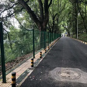 黄陂木兰山景区围界防护网,三角折弯围栏网龙泰百川厂家定做