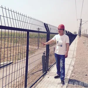 广西南宁高速公路护栏网价格 铁路护栏网 质量好烨方厂家定制