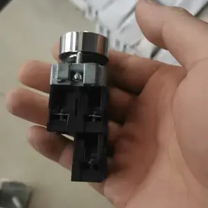 ʩ�͵°�ť����XB2-BW36B1C ���� DC24V�� �� ��ɫ1�����Ը�λ