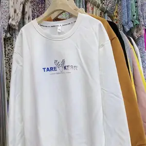 ͯװ������������ֱ���ӱ��е�Χ��Ůʿ���³����·�һ�ֻ�Դ