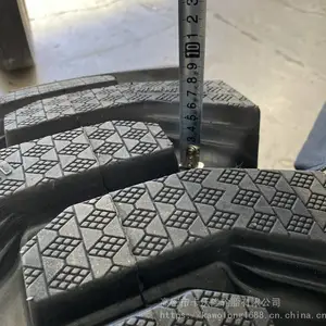 ������˺�Ѹ�˿��ʵ����̥20.5/70R16 С��װ�ػ���Ȼ��̥