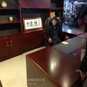 从细节抓起,彰显个人品味:天津油漆经理桌为你的办公室加分