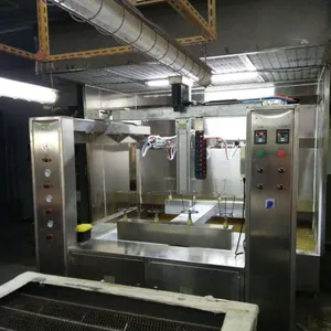 东莞鹏鲲香水瓶自动喷漆机 往复式香水瓶喷漆机 化妆瓶多功能喷涂机 玻璃瓶自动环行线