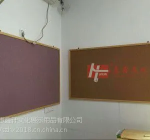 深圳挂式单面彩色软木板2