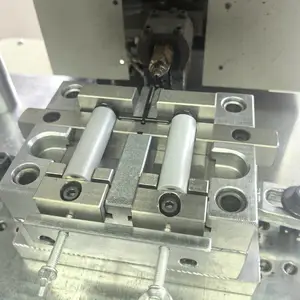集欣电子低压注塑模具