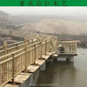 大足景区实木栏杆栈道 防腐木地板平台生产 众仁木艺