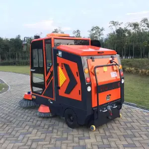 ����ˮ�����վש�߳���ɨ�ػ� ��ʻʽɨ�ػ�JC2300 ������ˮ���ڽ���ɨ�س�