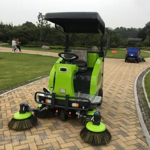 公路街道垃圾清扫电动三轮四轮扫地车扫吸结合,配备洒水装置全国联保