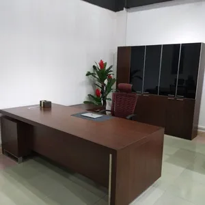 大连百丽达家具领驭大班桌,大量库存