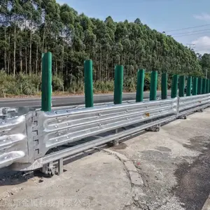 太原组合型活动护栏am级活动护栏 高速中央分隔带防撞护栏价格