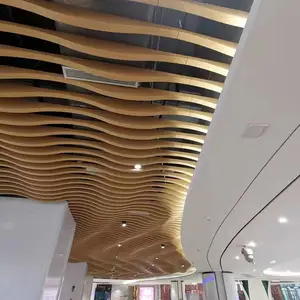 三亚超市定制弧形铝单板吊顶 异型木纹铝格栅厂家