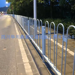 甘孜附近市政道路护栏哪里有 四川华川鼎泰交通设施工程供应 四川华川鼎泰交通设施工程供应